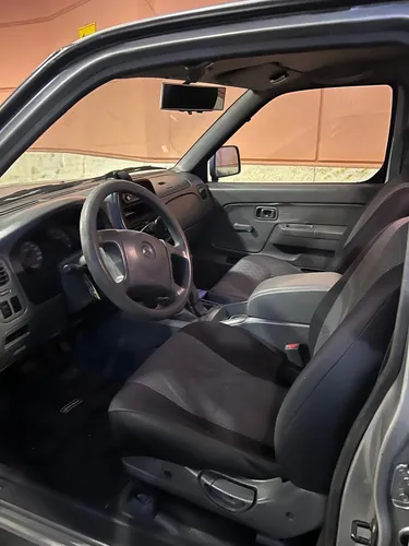 Nissan Frontier 2.4 Std D22 4x2