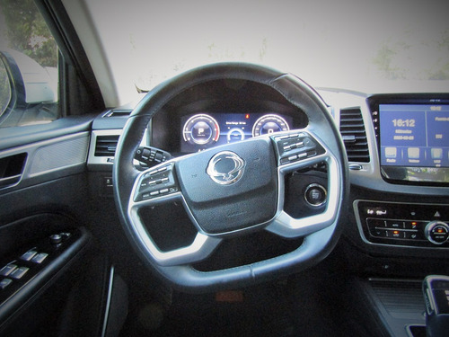 SsangYong Rexton Limited Plus 4x4 2.2 AT