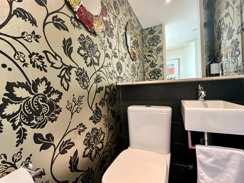 Remodelado 4 Dormitorios + 3 Baños + Servicios!