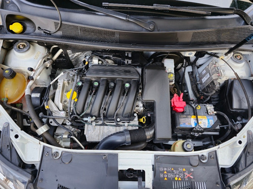 Imagen 8 de 15 de Renault Sandero 1.6 Gt Line 105cv