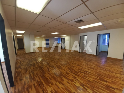 Se Vende Oficina En Los Palos Grandes Chacao