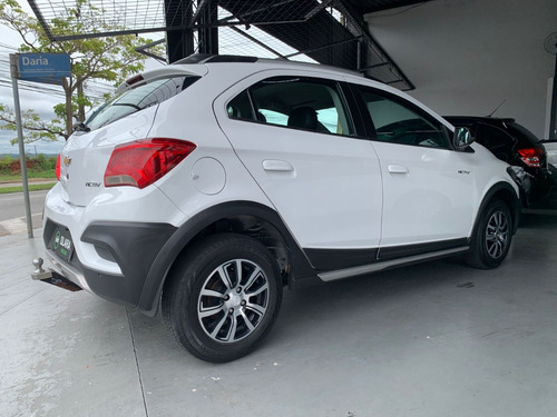 Chevrolet Onix 1.4 Activ Aut. 5p