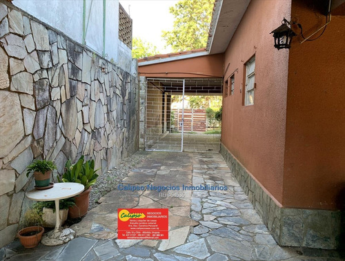 Venta - Casa - 4 Dormitorios - 3 Baños - Piscina -atlantida