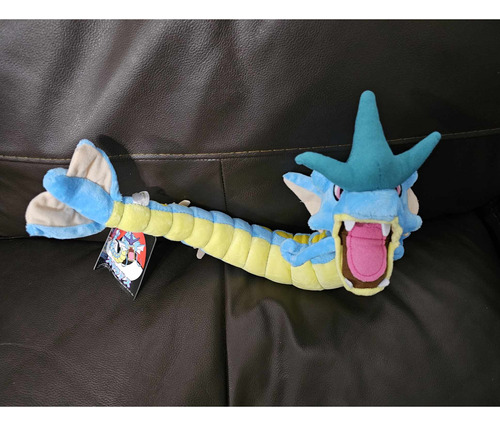 Peluche Pikachu Videojuego Pokemon Go Violet Gyarados 35cm