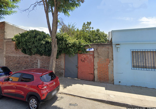 Casa En Venta De 3 Dorm. En Cerro Navia