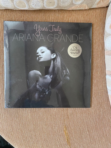 Ariana Grande - Yours Truly (edición 10th Aniversario)