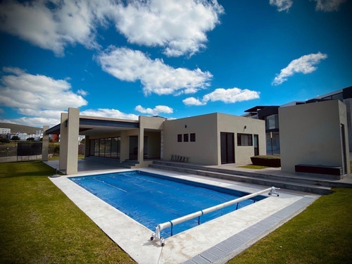 Imagen 10 de 15 de Una Casa De Altura- La Vista Residencial
