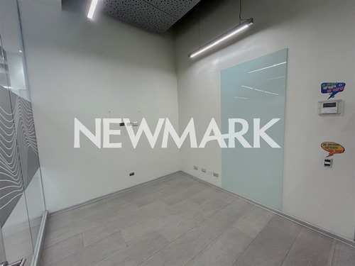 Excelente Local Comercial En Arriendo En Las Condes