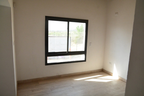 Casa Como Nueva! Con Hermosa Vista! 2 Habitaciones - Oportunidad - Villa Giardino - Córdoba