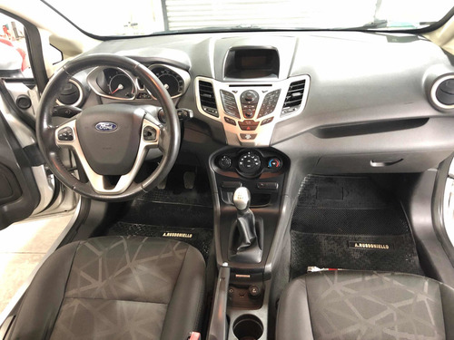 Ford Fiesta Kinetic Design 1.6 Design 120cv Titanium 2011