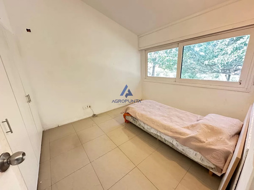 Casa 3 Dormitorios Y Servicio En Barrio Golf