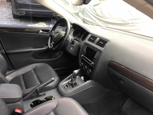 Imagen 8 de 10 de Volkswagen Vento 1.4 Highline 150c At