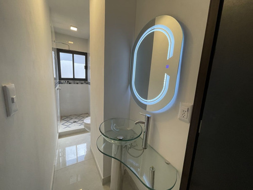 Departamento En Venta Totalmente Remodelado Con Excelentes Espacios