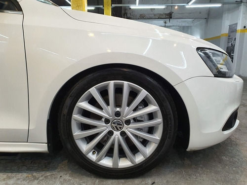 Imagen 5 de 8 de Volkswagen Vento 2.0 Sportline Tsi 200cv Bi-xenon Dsg 2014