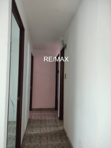 Venta De Apartamneto En Conjunto Residencial Jardines De Castillejo, Guatire