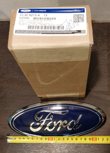 Imagen 4 de 8 de Logo Insignia Parrilla Ford Ranger Transit Cargo Legitimo