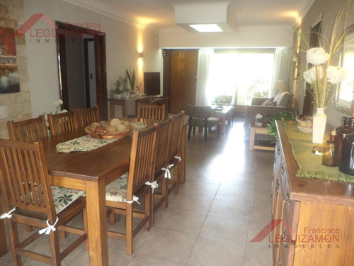 Imagen 11 de 20 de Chalet - 470m2 - De Categoria - Jardin Parquizado - Quincho - Piscina