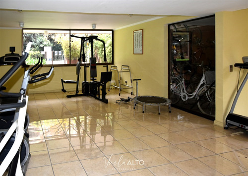 Depto. En Venta 3 Dormitorios Las Condes/ Impecable / Vista