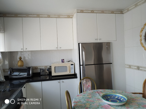 Los Palos Grandes Hbr. Excelente Apartamento, Con Amplia Vista Al Avila. Agua Propia. Preco $ 120000