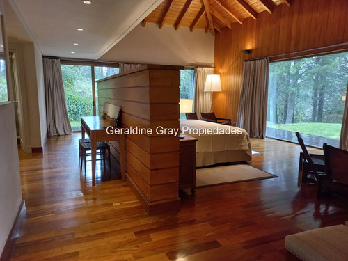 Casa En Venta De 6 Dormitorios C/ Cochera En Chapelco Golf & Resort