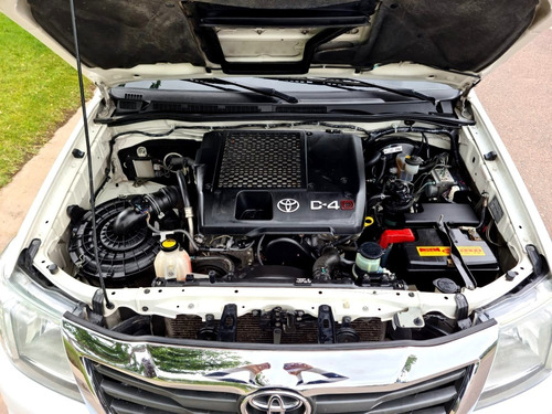 Toyota Hilux 2.5 Tdi C/d 4x2 Dx Pack 2abg Abs (120cv) (l12)