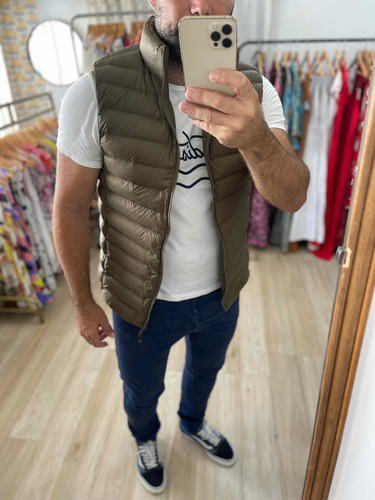 Imagen 6 de 10 de Chaleco Simil Pluma Ultraliviano Hombre The Big Shop