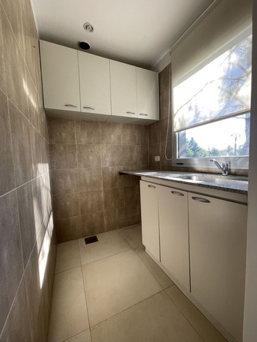 Luminosa Propiedad En Venta, Brickland, Canning.