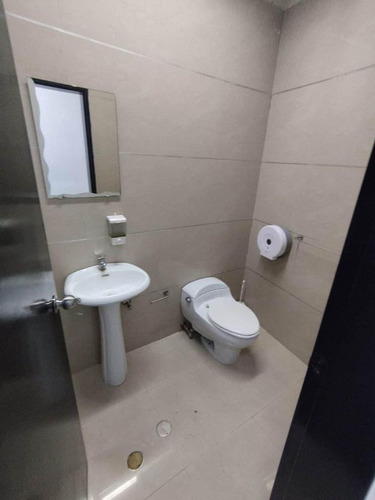 Se Alquila Galpón De 550 M2 Av Bolívar De Valencia Dtlz/2