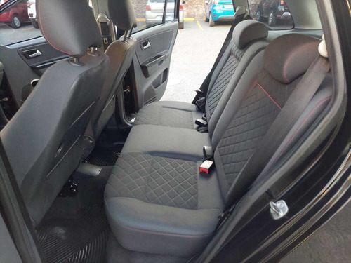 Imagen 14 de 18 de Volkswagen Suran 2013 1.6 Highline 101cv 11c