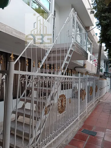 Vendo Casa Con 2 Apartamentos En Almirante Colon