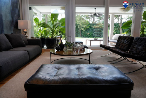 Venta Casa Con Jardin Y Pileta En Rincon Del Arca