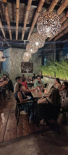 Traspaso Restaurante Bar Todo Acondicionado Con Lic. Alcohol