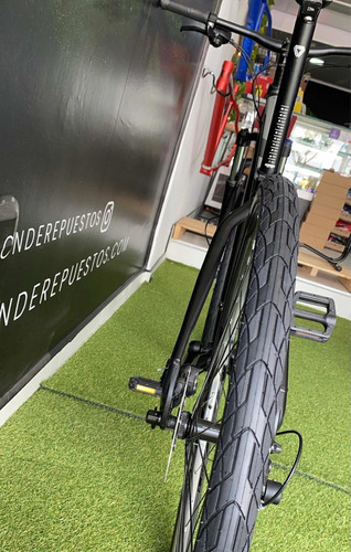 Roda de bicicleta Kenda Kolonizer K1112, cor preta, 700" de diâmetro x 38" de largura - pacote x 2 unidades