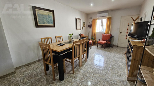 Duplex En Castelar - 2 Dormitorios - Patio - Cochera - Oficina -