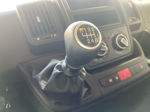 Peugeot Boxer Executiva 2024 17 Lugares