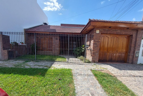 Venta Casa 5 Ambientes Centro De Lujan
