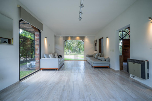 Excelente Casa En Venta Miraflores Country Club - Las Lomitas