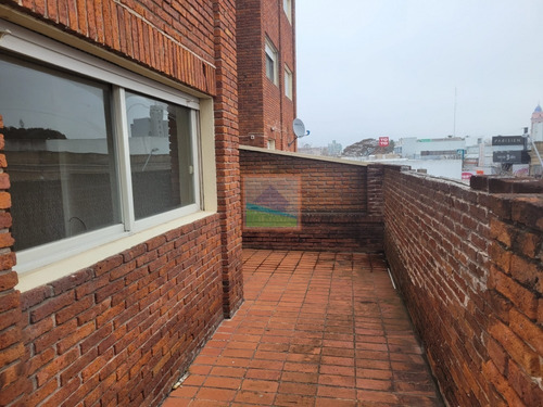 Imagen 8 de 8 de Apartamento 2 Dormitorios Torre Maldonado/maldonado Centro