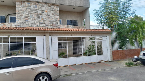 Se Vende Amplia Casa En Naguanagua Quintas Del Norte