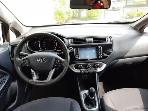 Imagen 8 de 13 de Kia Rio 2017 1.6 Sedan Ex Mt