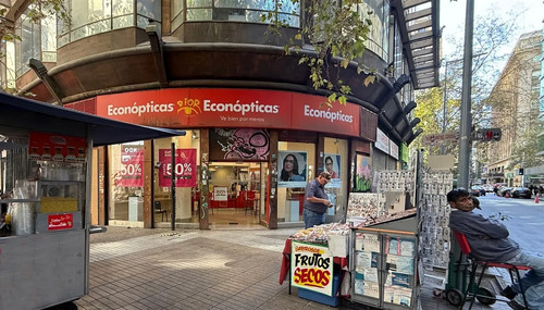 Arriendo Local Comercial, Estratégica Esquina Gran Vitrina