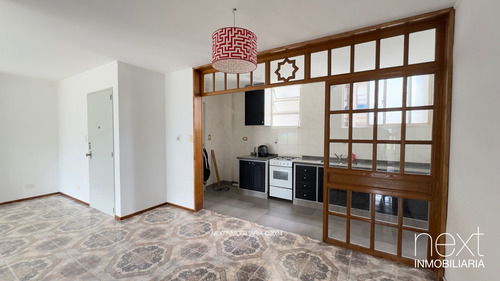 Oportununidad - Venta Amplio Departamento De 100m2 - 2 Dormitorios Mas Comodin Mas Cochera