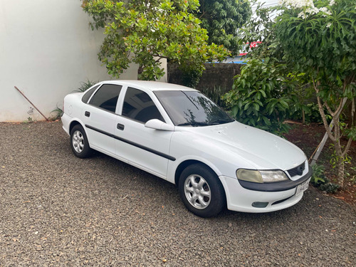 Chevrolet Vectra 2.2 Gl 4p