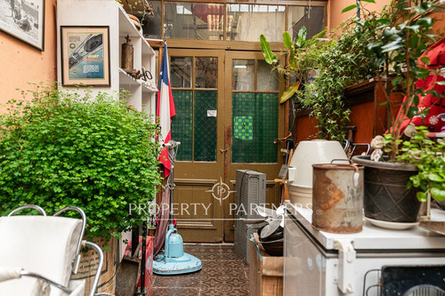 Venta De Emblemático Local Comercial