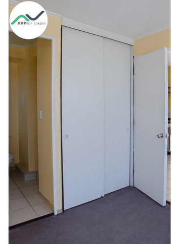 Arriendo Depto 1015 De 1d En Metro Hospitales (94608)