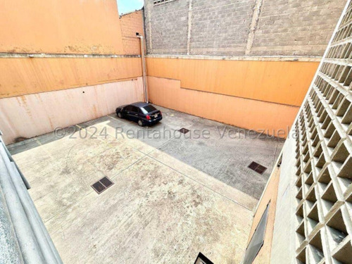 Milagros Inmuebles Edificio Venta Barquisimeto Lara Zona Centro Economica Residencial Economico Comercial Código Inmobiliaria Rent-a-house 24-27339