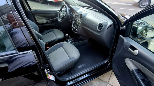 Volkswagen Voyage 1.6 Highline Imotion