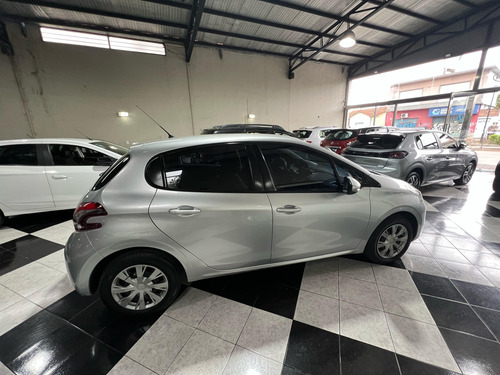 Peugeot 208 1.6 Active