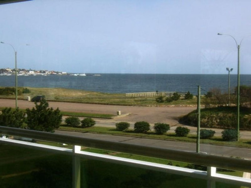 Apartamento En Alquiler Por Temporada De 3 Dormitorios En Playa Mansa