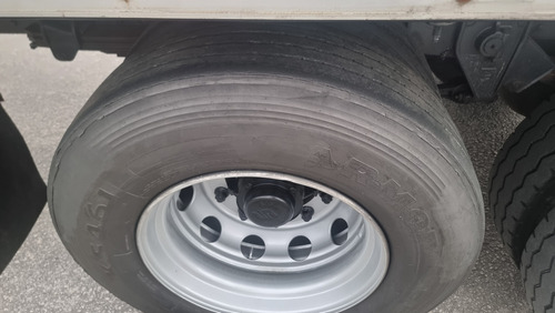 Iveco Tector Modelo 240 E 28 Cabina Lei Baú Ano 2015 Com Ar